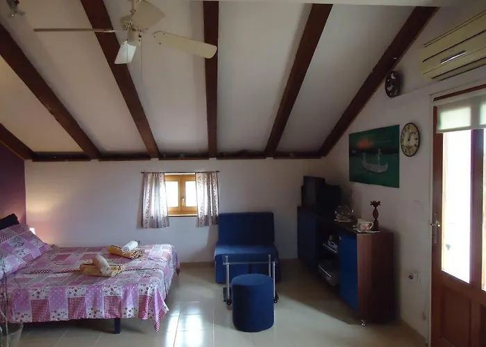 Studio Apartment Nera